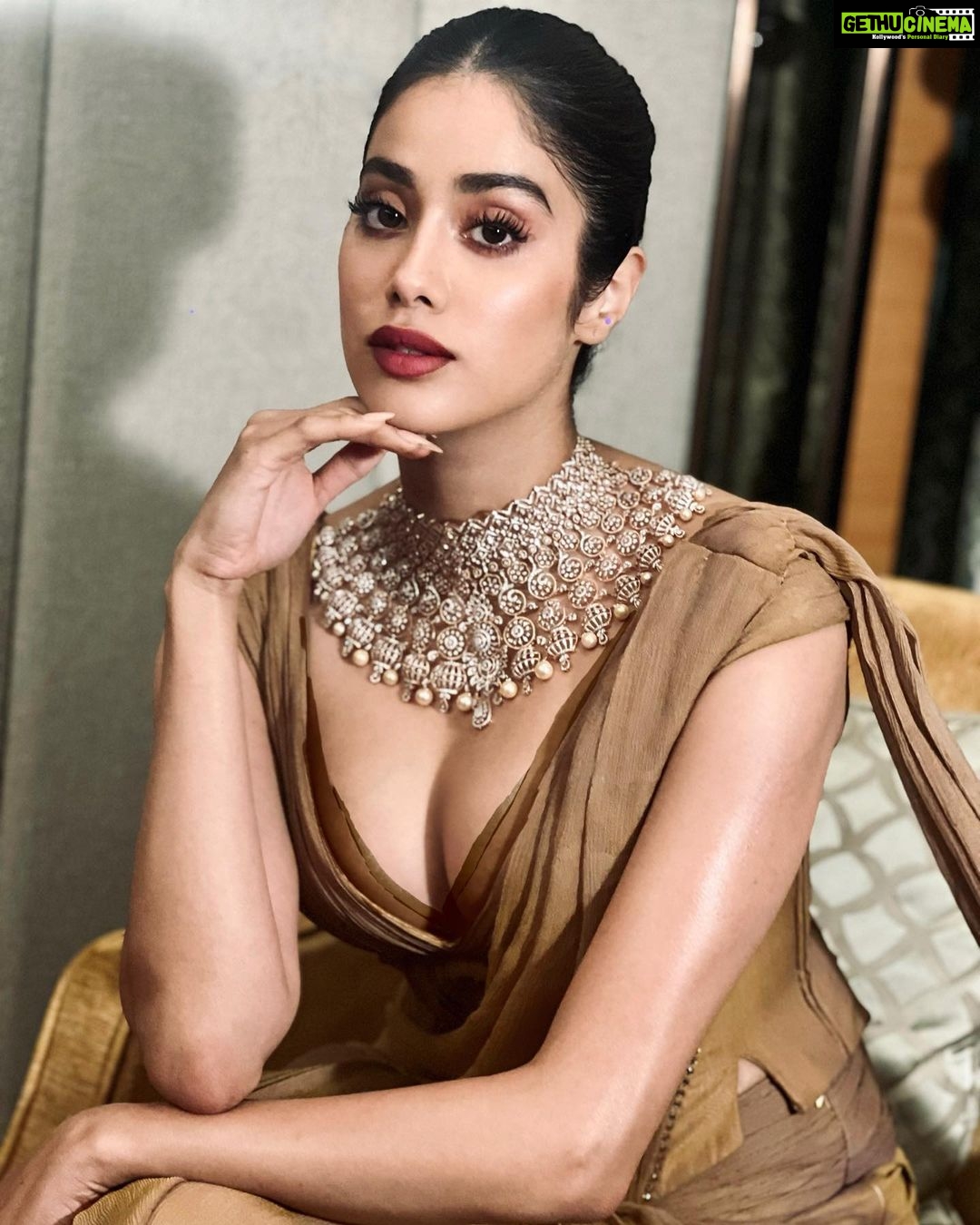 Janhvi Kapoor Instagram - đŸ’‹kissie