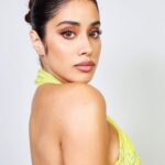 Janhvi Kapoor Instagram - Clearly still feeling tropical 🐠🏝️