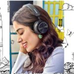 Janhvi Kapoor Instagram - While you're following your hectic routines, you often need to find a world for yourself so that you take a step back and breathe. Break away from the monotone and experience a world full of different possibilities ✨ for yourself with wearables from @zebronics ⌚ 🎧 #zebronics #janhvikapoor #alwaysahead #smartwatches #audio