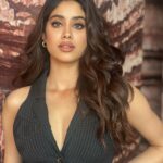 Janhvi Kapoor Instagram - up close & personal 💘