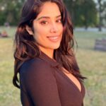 Janhvi Kapoor Instagram - golden hour 🌞