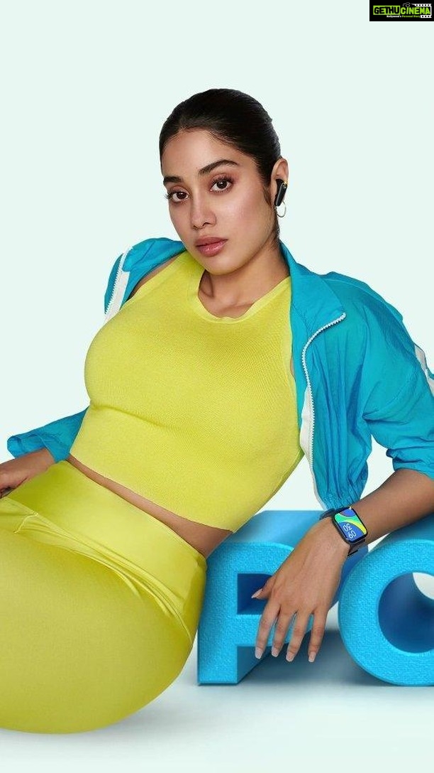 Janhvi Kapoor Instagram - ⛓️Break free from the ordinary and embrace extraordinary audio with the all-new #ZebPODS1 true wireless earbuds. 🎶 Immerse yourself in a rich soundscape with #ANC & #ENC & feel the bliss in every moment.🔊✨ 🛍️Grab yours now on shop.zebronics.com #Zebronics #alwaysahead #wirelessearbuds