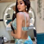 Janhvi Kapoor Instagram - past couple of days- from 🧜🏼‍♀️ to 🥷 to 🤕 to 🥰 and everything in between