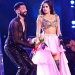 Janhvi Kapoor Instagram - Watch the @filmfare awards tonight at 9 pm only on @colorstv and @officialjiocinema ✨
