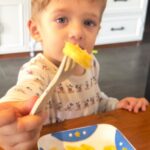 Jankee Parekh Instagram - Banana slicing is one of Sufi’s favourite things to do and yes everything has an order and a process 😃😃❤️❤️ P.S - Banana has never tasted better 😍 #montessoriathome #montessoritoddler #montessoriactivity #sufismontessorilife