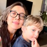 Jankee Parekh Instagram - #LifeWithAToddler This is just me, trying to squeeze in a workout while handling my baby who goes from being sleepy, to wanting to wear my shoes, to being cranky, to just wanting to be held by his Mumma...Doing all of this in a day, whilst raising a little one and also pulling in a few leg raises myself 🏋️‍♀️ Motherhood & its challenges are way too many, but also nothing is really a challenge after you become a mother🙃🙃 Resonate with this mommies? 💕