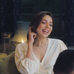 Jankee Parekh Instagram - Motherhood definitely makes you expand your life in ways one could never imagine. Like who would have thought I could be acting for a brand and campaign that’s very close to my heart. Super stoked about my collaboration with the @themomsco & some lovely mothers associated with the brand. I remember asking my husband a day before the shoot to give me tips on how to cry and emote on screen. Not sure if his MATSERCLASS helped me much 😅 but Kudos to the most compassionate person and director of this ad film @shodasgupta at @bigmommafilms who handheld me through it all and was extremely patient and encouraging throughout the shoot. Wondering how my shoot day looked like.. here’s a small glimpse of the BTS😍 . . 🎥 @horilhumad