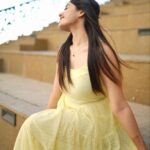 Jannat Zubair Rahmani Instagram - Le jayein jane kahan hawayein 💛