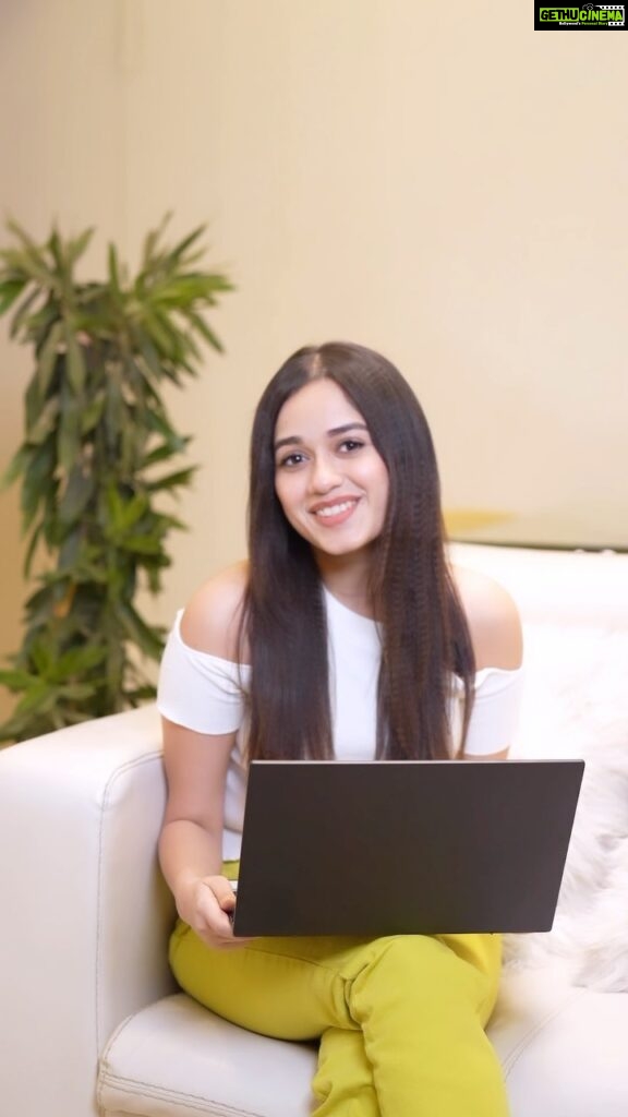 Jannat Zubair Rahmani Instagram - Check out the all new powerful & elegant #ASUS #Zenbook 14 OLED. Powered by latest AMD Ryzen™️ 7000 Series processors, up to 2.8K OLED display, compact & lightweight with an exceptional battery life. What are you guys waiting for? Get your ASUS Zenbook 14 OLED today and #RyzeInStyle #ASUSIndia #ASUSOLED #AMD #Ryzen #TogetherWeAdvance #Ad