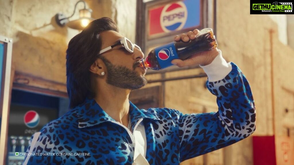 Jannat Zubair Rahmani Instagram - When feeling low at your work place, lets get a Pepsi as Duniya keechenge neeche , but you got to rise up baby Pepsi is here with it’s anthem!! #PepsiRiseUpBaby @pepsiindia @ranveersingh