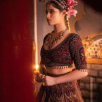 Jannat Zubair Rahmani Instagram - 🥀🥀🥀 Shoot Concept & Designed By:- @nehaadhvikmahajan @bridalsbynam . 💄MUA , Hair & Styling :- @nehaadhvikmahajan . 👗Outfit :- @kamalbhaisareesangam . 💍Jewelery :- @sonisapphire . 📸 :- @deepak_das_photography