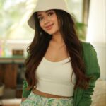 Jannat Zubair Rahmani Instagram - Mood currently….!💚💚