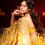 Jannat Zubair Rahmani Instagram - 💛💛💛 Shoot Concept & Designed By:- @nehaadhvikmahajan @bridalsbynam . 💄MUA , Hair & Styling :- @nehaadhvikmahajan . 👗Outfit :- @neerusindia . 💍Jewelery :- @vbhushan.adornments . 📸Photography :- @deepak_das_photography