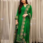 Jannat Zubair Rahmani Instagram - Yours truly 💚 👗@styledbysujata Outfit by - @akritibyritika