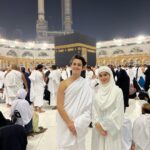 Jannat Zubair Rahmani Instagram – Jumma Mubarak 🤲🏻💕
Completed our first Umrah Alhumdulillah 

Special thanks to @alkhalidtours for being the best guide and making sure of every little detail…
Really appreciate it 💕 

Abaya @vw_abayas Masjid Al Haram Makkah – مسجد الحرام مكه المكرمه