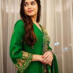 Jannat Zubair Rahmani Instagram - Yours truly 💚 👗@styledbysujata Outfit by - @akritibyritika