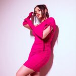 Jannat Zubair Rahmani Instagram - Just a little bit of pink 💖💖 Makeup - @Jidnyasa_makeup Styled by : @kmundhe4442 Outfit by : @herinofficial Venue/location Partner - @nomadindia_
