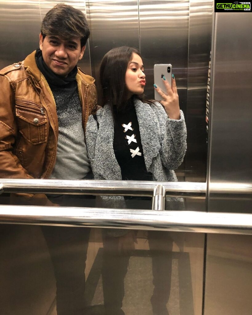 Jannat Zubair Rahmani Instagram - Happy Fathers Day to my absolute favourite person who I look up to everyday 🌍❤️ To the best guide, friend, mentor, critic and so much more!! Love you Daddy ❤️ Thank you for everything I will forever be grateful and thankful to you ❤️