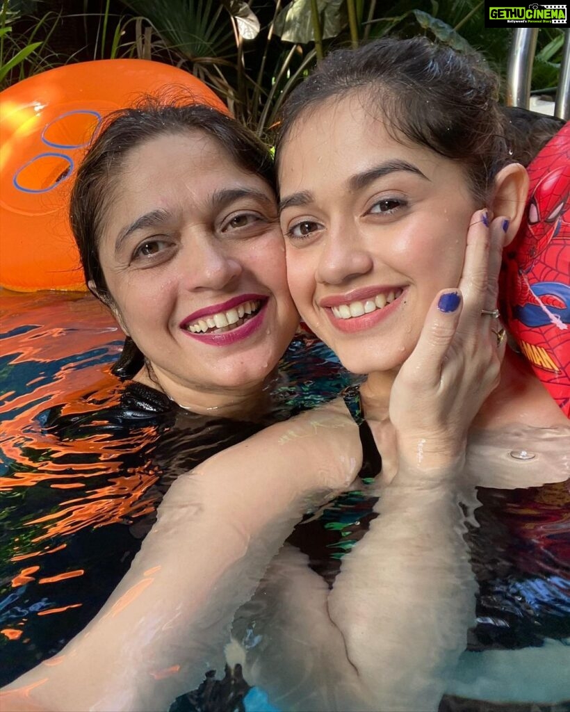Jannat Zubair Rahmani Instagram - Happy Mother’s Day to my mommyyyyy dearest!! Thank you for loving me unconditionally thank you for raising me with love, patience, thank you for never allowing me to sleep or leave the house hungry!! Thank you for being an example of selflessness and unmatched empathy for others. Happy Mothers Day ❤️