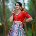 Jaseela Parveen Instagram - . ഹൃദയം നിറഞ്ഞ ഓണാശംസകൾ..... 👗 | @glowthedesignerhub Make up | @zaayasalon Hair Style | 📸 | @photogenicweddings.in . . . . #jaseelaparveen #starmagic #positivity #schoolife #love #motivation #schoolfriends #happiness #inspiration #mindset #life #belief #believe #happyme #goals #limitations #success #nature #believe #lifestyle #music #motivational #smile #happy #inspire #starmagic #inspired #fitness #jaseela #bts #chingam #chingam1