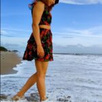 Jaseela Parveen Instagram - In Frame @jaseela_parveen Photography @seny_p_arukattu #Outfit @think_over_things_signature Location Puthuvyppu Beach Assisted by @vidhul_biju Shot with @oneplus 9pro @oneplus_india www.senyphotography.com Shot with @fujifilmxindia #GFX50s #fashionphotography #Beachphotography #sunset #Jaseela #fashion #fashionphotographer #senyparukattu #senyphotography #goldenhourphotography Kochi, India