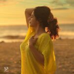 Jaseela Parveen Instagram - Stay connected and deepento yourself PC : Love ❤️ @seny_p_arukattu @p_seny Nails : @curls360salon Ass : @vidhul_biju Loc : Puthuvype #positivity #positivevibes #love #motivation #selflove #happiness #inspiration #mindset #loveyourself #life #belief #believe #happyme #goals #limitations #success #nature #believe #lifestyle #music #motivational #smile #happy #inspire #fitness #inspired #fitness #jaseelaparveen #bts Puthuvype Beach