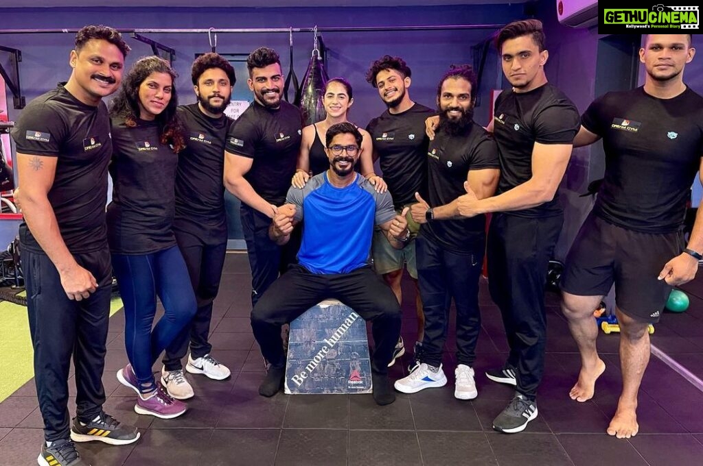 Jaseela Parveen Instagram - It’s my Kochi Family 😍 @dreamgymkochi You are an amazing person Aashane @jaison7734 😍 I m happy to have you in my life.. You are my guru, you are my inspiration, you are my motivator, you are my friend, you are my brother, you are like my father 👨, and you can be everything and anything.. I wish you would have been my blood brother.. Love you so much 😍💪 #positivity #positivevibes #love #motivation #selflove #happiness #inspiration #mindset #loveyourself #life #belief #believe #happyme #goals #limitations #success #nature #believe #lifestyle #music #motivational #smile #happy #inspire #fitness #inspired #fitness #jaseelaparveen #bts Dream Gym