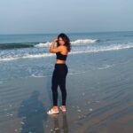 Jaseela Parveen Instagram - Sky above, sand below, peace within. PC : @suhai1junaid ♥️ #positivity #positivevibes #love #motivation #selflove #happiness #inspiration #mindset #loveyourself #life #belief #believe #happyme #goals #limitations #success #nature #believe #lifestyle #music #motivational #smile #happy #inspire #fitness #inspired #fitness #jaseelaparveen #bts Valapad Beach