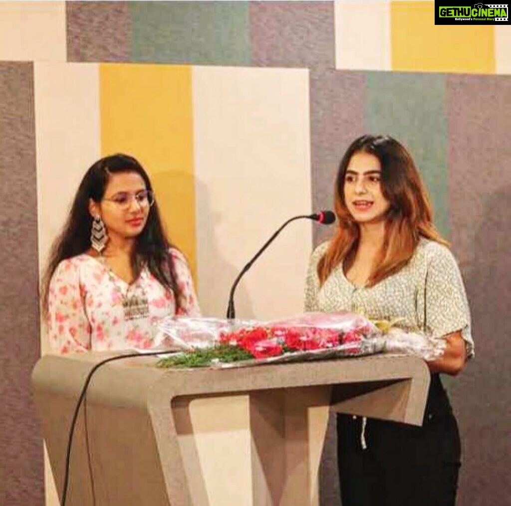 Jaseela Parveen Instagram - At the pooja function of our upcoming movie “Prize of Police” #positivity #positivevibes #love #motivation #selflove #happiness #inspiration #mindset #loveyourself #life #belief #believe #happyme #goals #limitations #success #nature #believe #lifestyle #music #motivational #smile #happy #inspire #fitness #inspired #fitness #jaseelaparveen #bts Amma