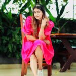 Jaseela Parveen Instagram - No one ever will be that great to look at you and understand you as YOU ♥️♥️ @nisanthlatha Photography: @ajfotographie Event organised by : @make_of_day_events Cake curtesy : @ash_creamery Location : @dinerestocafe #positivity #positivevibes #love #motivation #selflove #happiness #inspiration #mindset #loveyourself #life #belief #believe #happyme #goals #limitations #success #nature #believe #lifestyle #music #motivational #smile #happy #inspire #fitness #inspired #fitness #jaseelaparveen #bts Dine Restocafe