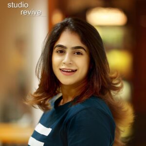 Jaseela Parveen Instagram - Take care of your body. 
It’s the only place you have to live .
Thank you so much for a beautiful hair cut  and hair colouring 😍😍😍
You were really quick @dipumadhavan2403 ♥️💪🏻
@studio_revive_ 

#positivity #positivevibes #love #motivation #selflove #happiness #inspiration #mindset #loveyourself #life #belief #believe #happyme #goals #limitations #success #nature #believe  #lifestyle #music #motivational #smile #happy #inspire #fitness #inspired #fitness #jaseelaparveen #bts