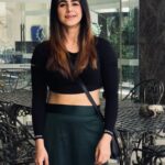 Jaseela Parveen Instagram - “What lies behind us and what lies before us are tiny matters compared to what lies within us.” —Ralph Waldo Emerson #positivity #positivevibes #love #motivation #selflove #happiness #inspiration #mindset #loveyourself #life #belief #believe #happyme #goals #limitations #success #nature #believe #lifestyle #music #motivational #smile #happy #inspire #fitness #inspired #fitness #jaseelaparveen #bts Pattaya