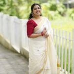 Jewel Mary Instagram - 🌺🌺🌺 Wearing @kalaakaari 📸 @makeoneweddings