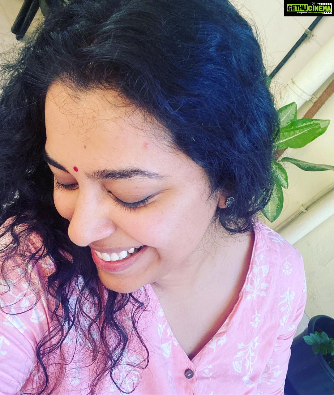 Jewel Mary Instagram - പൂത്ത മരം പോലെ പൂ മദം പോലെ പെണ്ണ് ! #divinefeminine #woman #thelovedone #her #nature