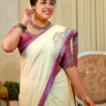 Jewel Mary Instagram - Simply 💜 ! Styled by @sabarinathk_ Mua @sajithandsujith Pic courtesy @3leafweddingphotography
