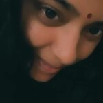 Jewel Mary Instagram - Trying on a mookuthi !!!! Does it suit me !!!! Mook kuthiyalo ???