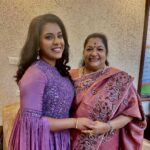Jewel Mary Instagram - എന്റെ പ്രിയപ്പെട്ട ചിത്രാമ്മ @kschithra @asianet Clicked by @kailasmenon2000 #starsingerjuniorseason3