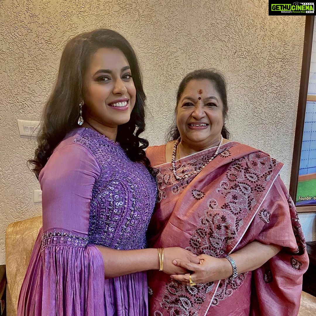 Jewel Mary Instagram - എന്റെ പ്രിയപ്പെട്ട ചിത്രാമ്മ @kschithra @asianet Clicked by @kailasmenon2000 #starsingerjuniorseason3