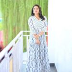 Jewel Mary Instagram - The beautiful @jewelmary.official creates a style statement with this pretty white base, blue floral printed tiered Anarkali, a masterpiece of elegance and sophistication. With its flowing tiers and delicate floral pattern, it captures the essence of traditional Indian fashion while showcasing a modern flair. The pure white base provides the perfect canvas for the vibrant blue flowers, creating a visually stunning contrast that is both eye-catching and unforgettable. Whether for a special occasion or simply to add a touch of glamour to your wardrobe, this Anarkali is sure to turn heads and leave a lasting impression. #Byhand #Byhadin #IndianFashion #EthnicFashion #FashionInspiration #SlowFashion #SustainableFashion #EthicalFashion #Jewel #actress