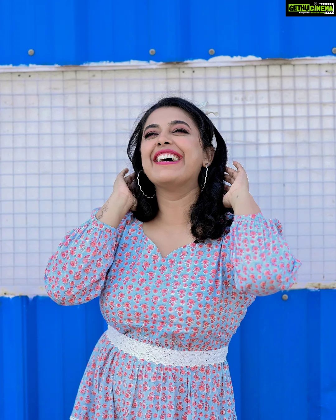 Jewel Mary Instagram - The gorgeous @jewelmary.official clad in this Sangneri Tiered Lace Dress that features a modern outlook and is crafted with a cool bishop sleeve. The dress features an off-shoulder neckline and slits at the side gives different looks. Pair with heels or flats for a look that's perfect for any occasion! #byhand #byhandin #SangneriDress #TieredLaceDress#BishopSleeve #ModernOutlook #Fashionista #Stylish #ElegantLook #jewelmary #actress