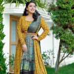 Jewel Mary Instagram - Un vizhigalil 😍 Styled by @sabarinathk_ MUA @brandy_makeup_artist This beautiful dress by @byhand.in 📸 @gokul_maliyakal