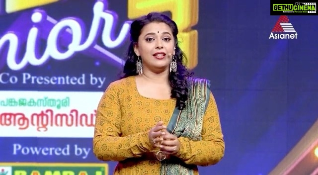 Jewel Mary Instagram - First nominations for the season !!!!! What if ur favourite contestants are in it !!! Dont miss the episode @asianet #starsingerjuniorseason3 Styled by @sabarinathk_ Mua @brandy_makeup_artist