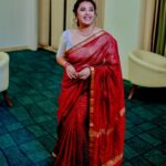 Jewel Mary Instagram - മഞ്ചാടി ! The red seed #bloodmoon #eclipse #goddess #goddessenergy #divinefeminine #moon #lunareclipse #red #traditional #saree #mangalgirisaree #mangalgiri This beautiful saree crafted by @gonative.in Photo by @nebuoski