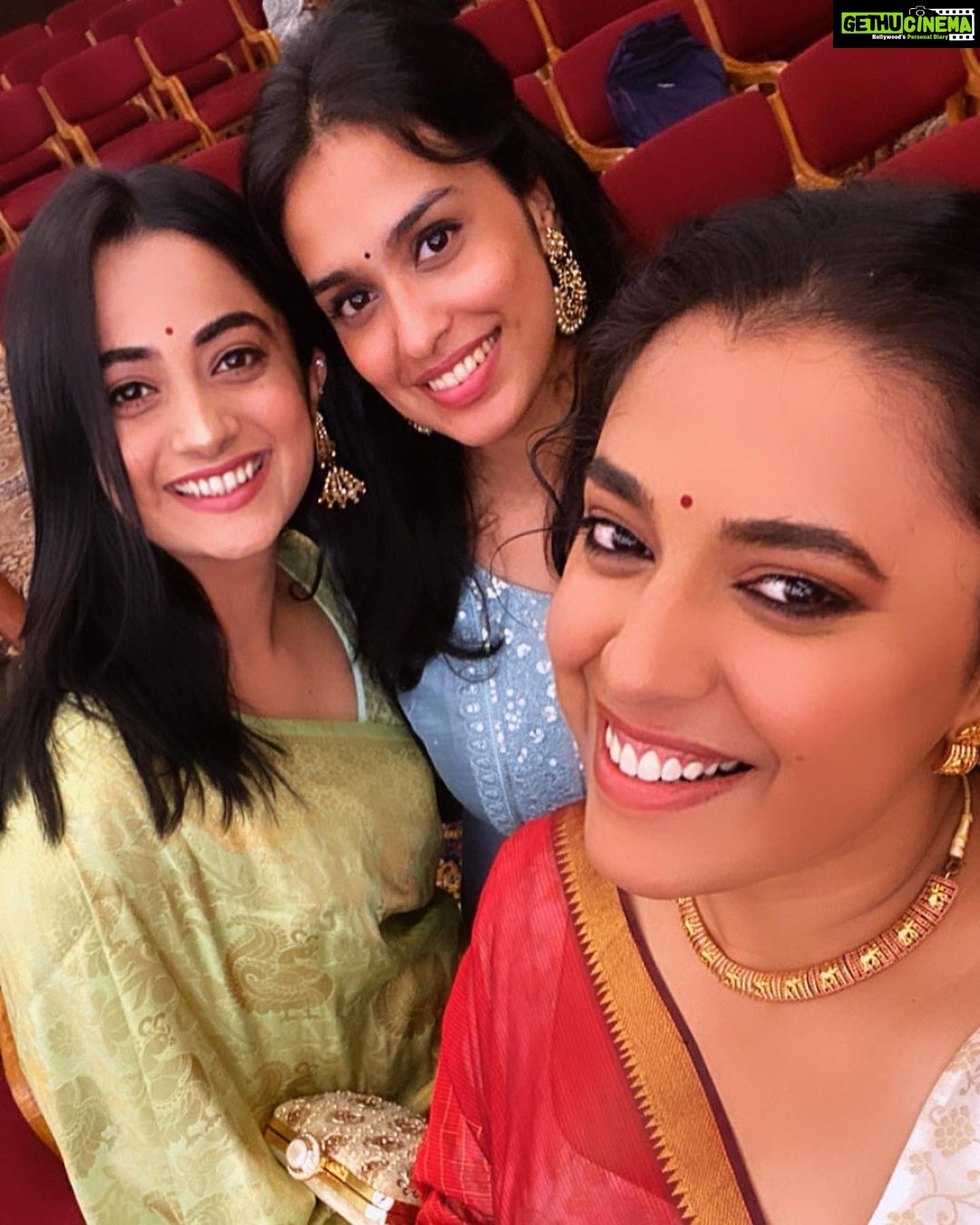 Jewel Mary Instagram - Captain sattu getting married ❤️❤️Happy married life sattu &sindhu @sattuframes With women of ‘ranjith cinema ‘ @nami_tha_ @hannahrejikoshy