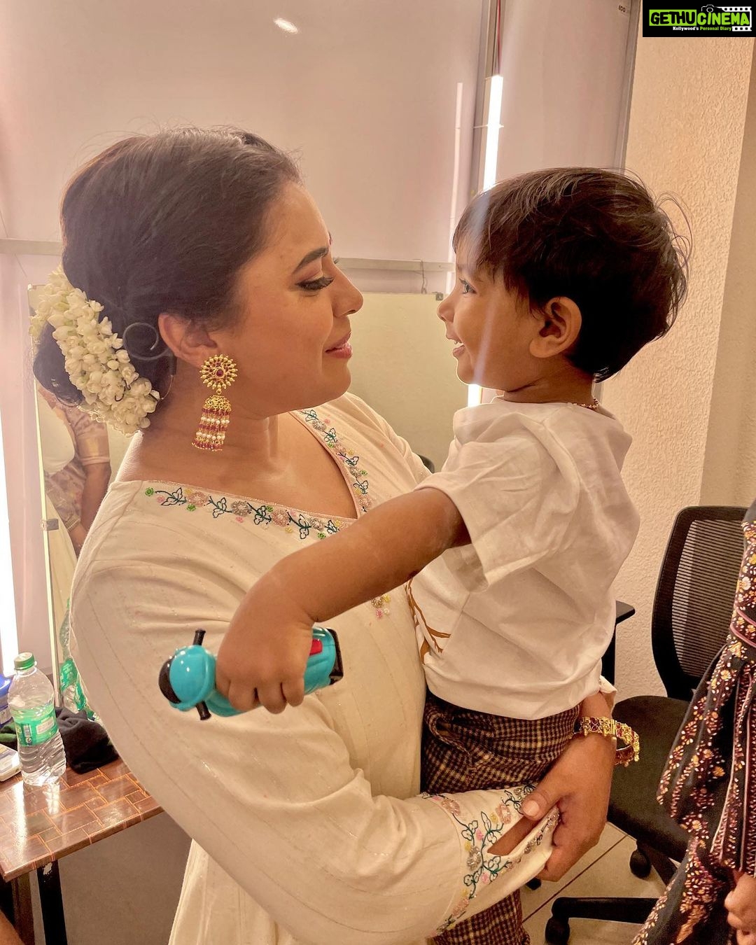 Jewel Mary Instagram - Namukk scooter vandiyil broom broom povvaam !!! Wokkieee !!!! @samanyurudra @kailasmenon2000 @annapoornapillai