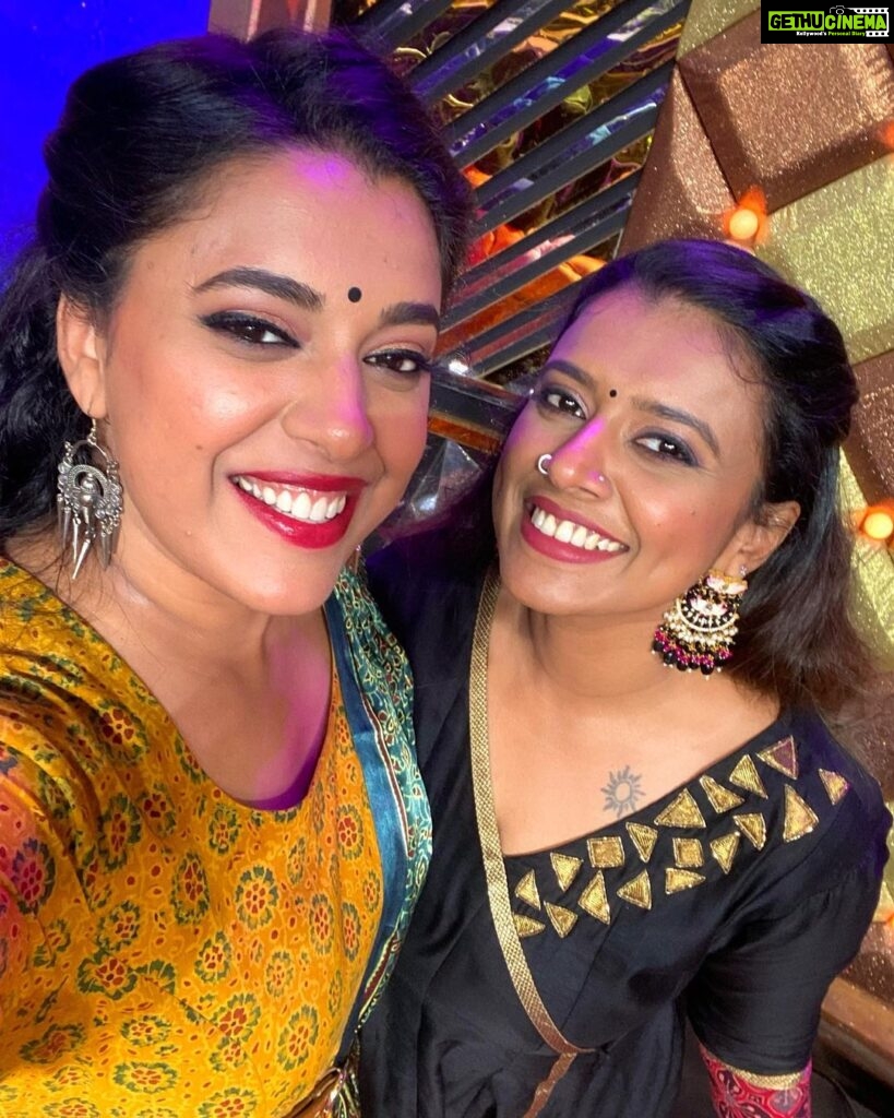 Jewel Mary Instagram - Sithu fans ibada common ! Such a sweet heart she is ! And what a power house of talent !!! Incredibly talented @sitharakrishnakumar #sitharakrishnakumar #sithumani #sitharafans #starsingerjuniorseason3 #realityshow #music @asianet