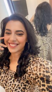 Jewel Mary Instagram - Getting ready for shoot like !! Machi adich thookdaaaaa Styled by @sabarinathk_ Costume by @aatmabyamitha My fav @brandy_makeup_artist @asianet I am coooomingggggg !!! @stephendevassy @m_manjari @sitharakrishnakumar @kailasmenon2000 @kutty_akhil @praveen_jagannadh @mrrajanfilm #trendingreels #malayaliactress #tamilkuthusongs #dancereels #bts #shootmode #realityshow #starsingerjuniorseason3