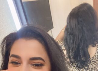 Jewel Mary Instagram - Getting ready for shoot like !! Machi adich thookdaaaaa Styled by @sabarinathk_ Costume by @aatmabyamitha My fav @brandy_makeup_artist @asianet I am coooomingggggg !!! @stephendevassy @m_manjari @sitharakrishnakumar @kailasmenon2000 @kutty_akhil @praveen_jagannadh @mrrajanfilm #trendingreels #malayaliactress #tamilkuthusongs #dancereels #bts #shootmode #realityshow #starsingerjuniorseason3