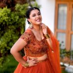 Jewel Mary Instagram - Episode eppadi 🔥🔥🎶🎶🎶👍🏼🔥🔥 #btwshoot @asianet #starsingerjuniorseason3 Styled by @sabarinathk_ @iha_designs MUA @brandy_makeup_artist @moses__toby @_arjun_unnikrishnan_ #realitytv #musicrealityshow #host #asianet #malayaliactress