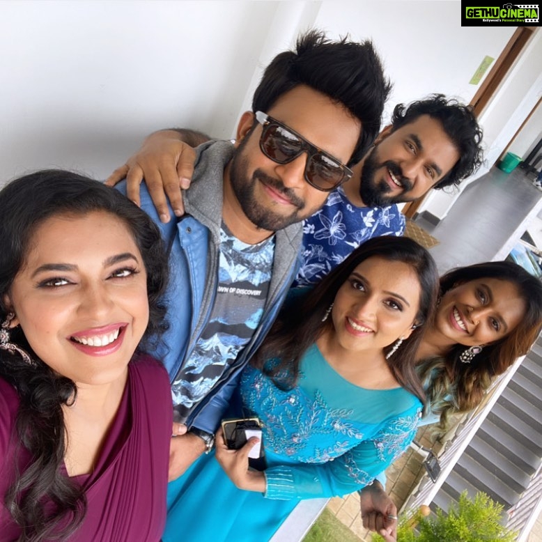 Jewel Mary Instagram - കുട്ടി താരങ്ങളോടൊപ്പം ഞെട്ടിക്കാൻ ഞങ്ങളും റെഡി ! നിങ്ങളോ ? Coming soon #starsingerjuniorseason3 @asianet @mrrajanfilm @stephendevassy @m_manjari @sitharakrishnakumar @kailasmenon2000 ❤️❤️❤️❤️❤️🎶🎶🎶🎶🎶❤️🎶🎶🎶🎶🎶 #realityshow #starsinger #asianet